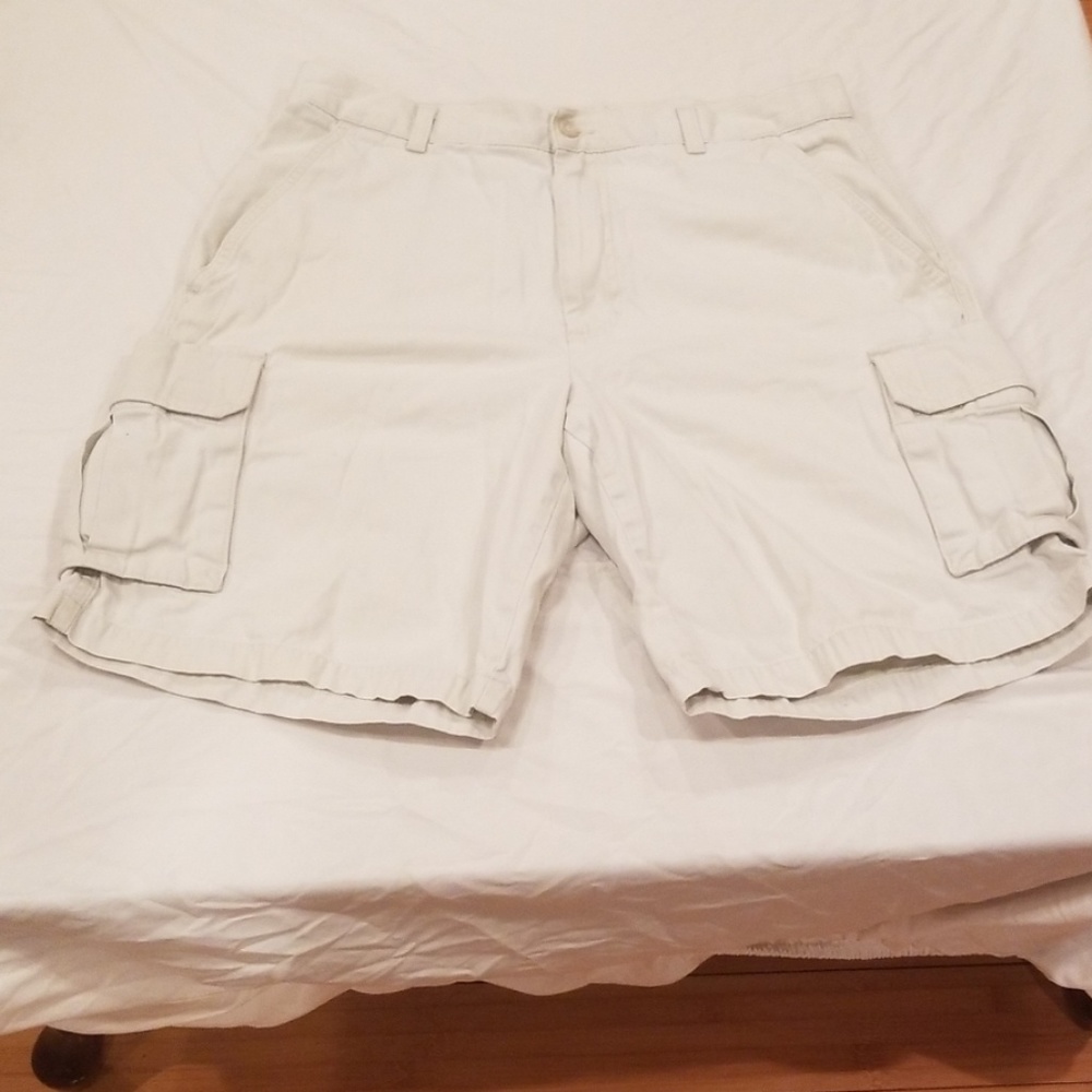 Dockers cargo shorts size 34